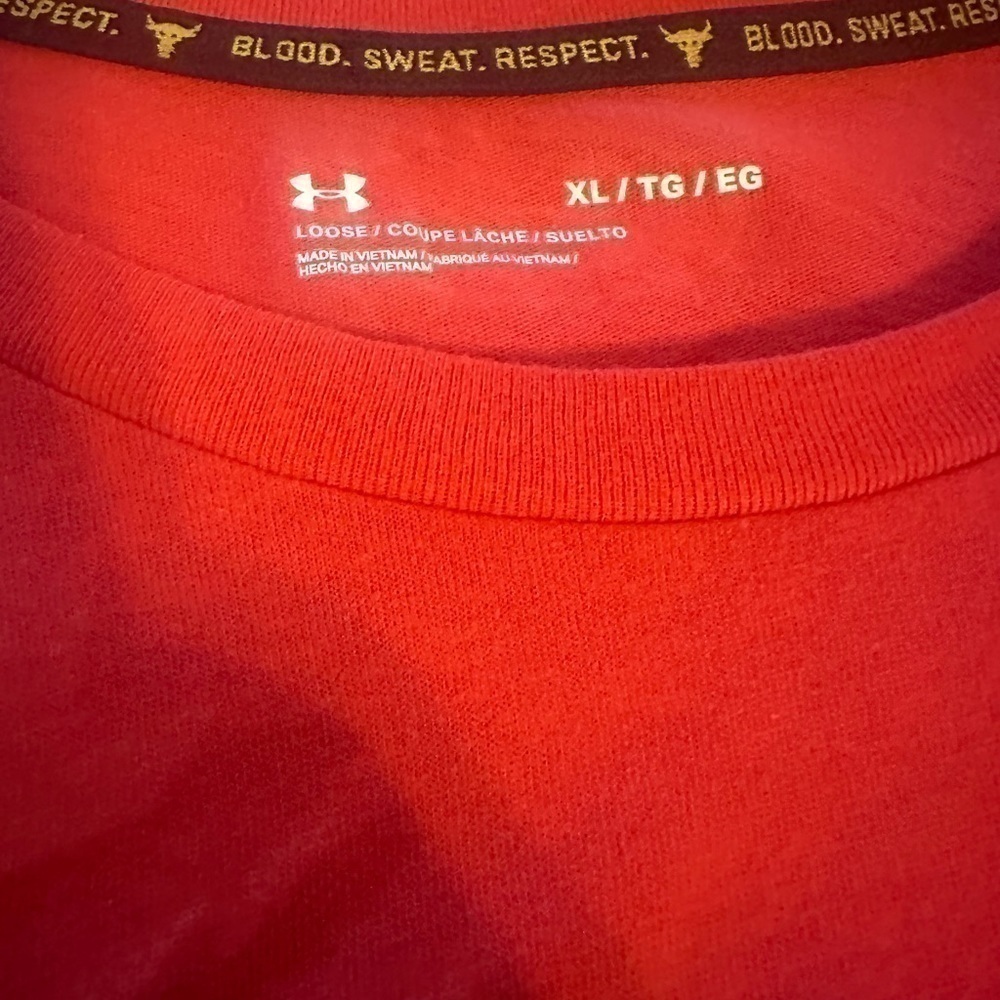 Under Armour Men's Project Rock Focus Short Sleeve Loose T-Shirt 1351584-608 XL - Picture 2 of 6